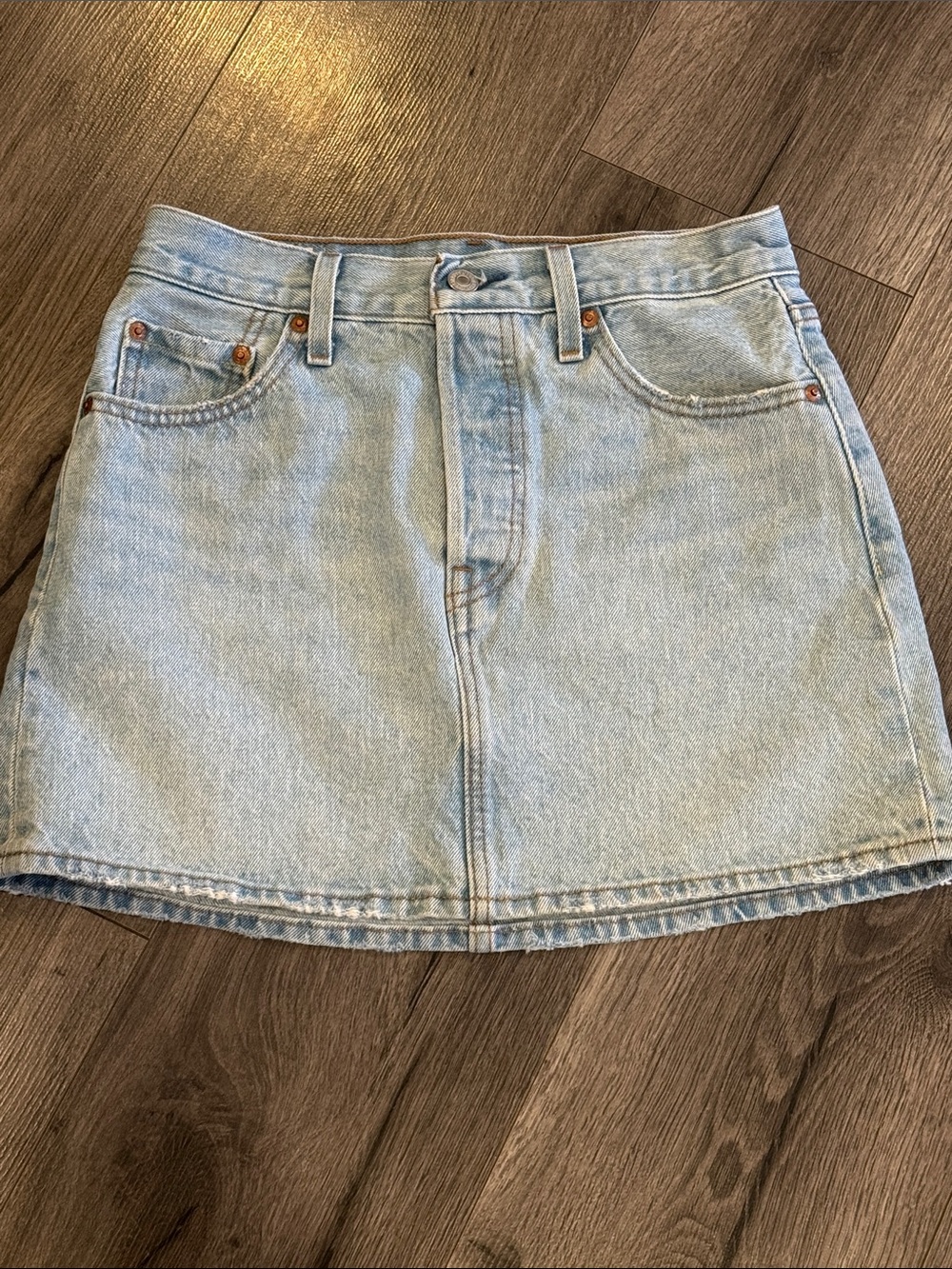 Levi's Light Blue Denim Mini Skirt with Five-Pocket Design size 25